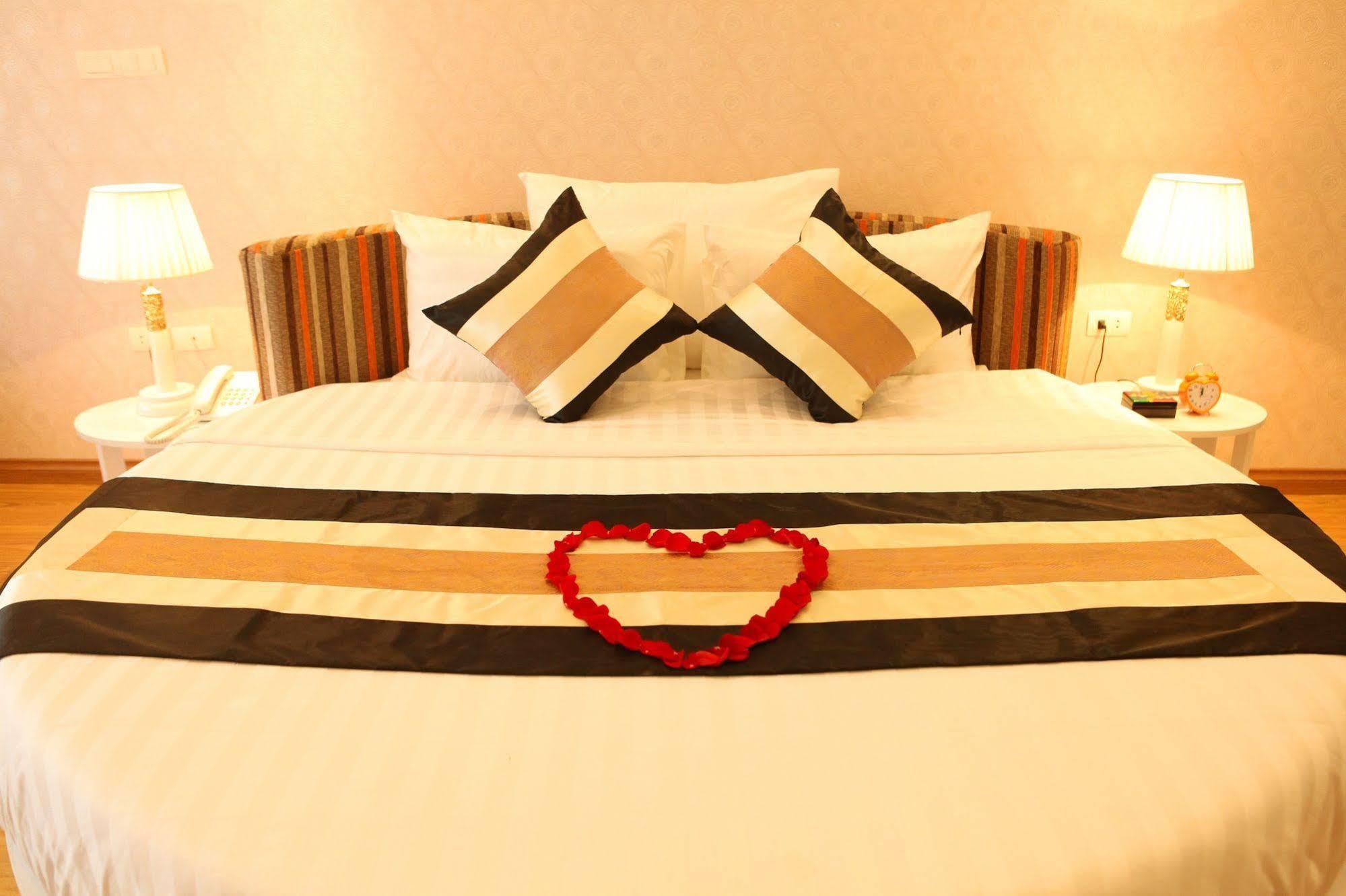 Splendid Star Suites Hotel Hanoi Ruang foto