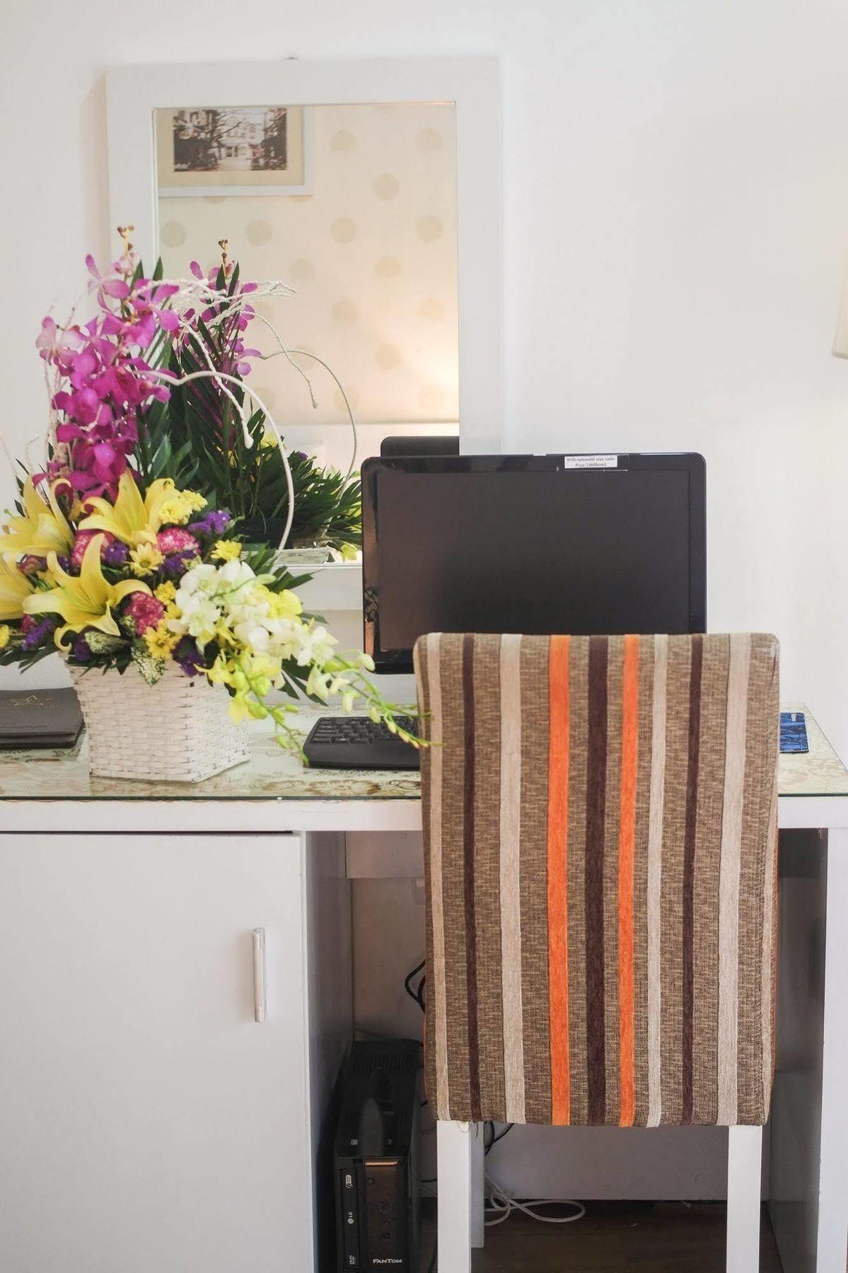 Splendid Star Suites Hotel Hanoi Bagian luar foto